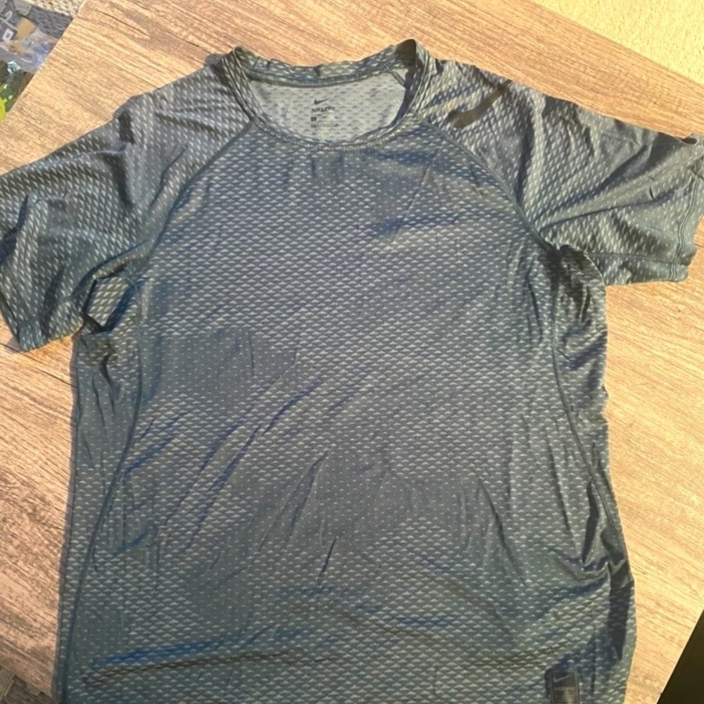 Nike Men's Athletic T-Shirt Light Dri-Fit Short-Sleeve Shirt-Charcoal Gray-L